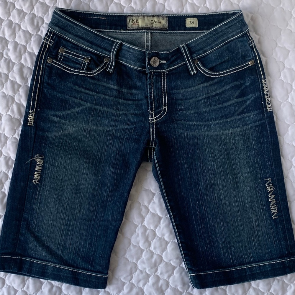 BKE Stella Bermuda shorts!